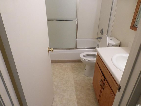 5th image of 807 Lovers Ln APT F