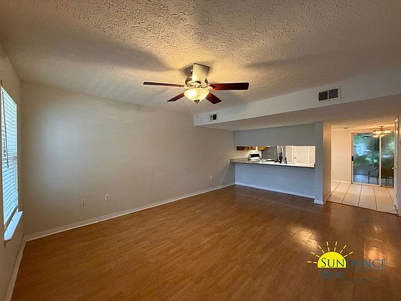 2nd image of 2404 Suwanee Ln