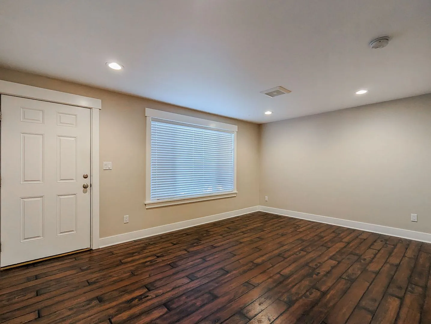 6315 47th Avenue NE — Photo 3
