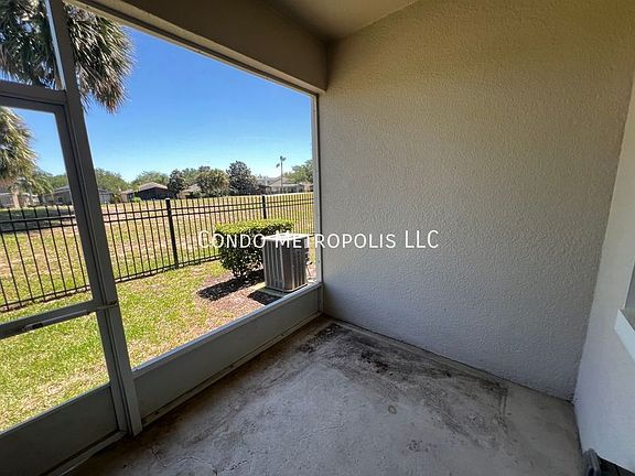 3rd image of 1401 Priory Cir