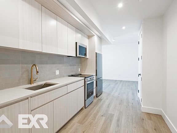 5th image of 210 Clarkson Ave #716