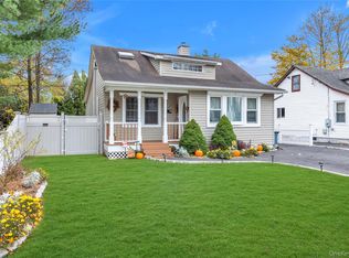 84 Cedar St, Islip, NY 11751