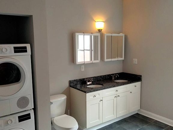 4th image of 10-12 Hawthorn St #3