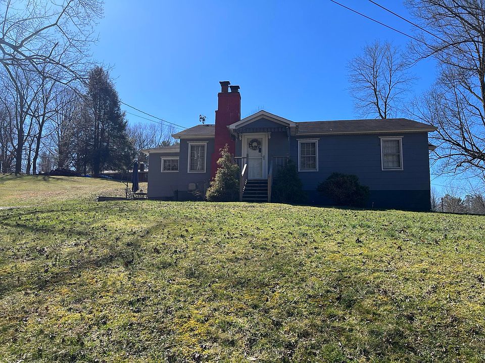 1st image of 325 Grand Ave NE