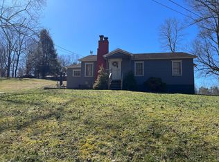 325 Grand Ave NE, Coeburn, VA 24230