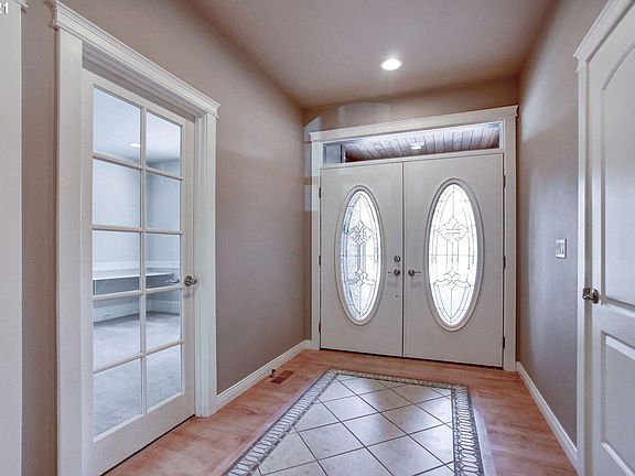 2nd image of 3708 NE 131st St