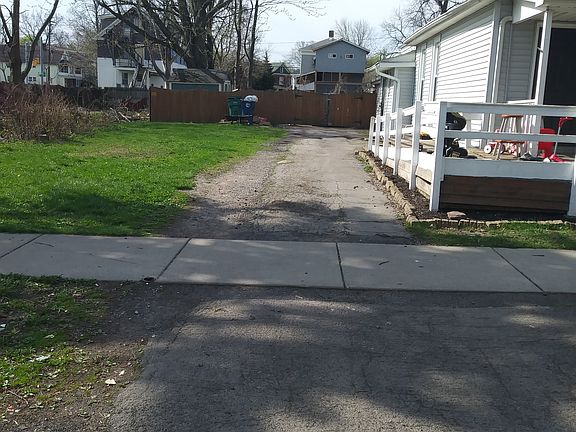 3rd image of 1371 North Ave