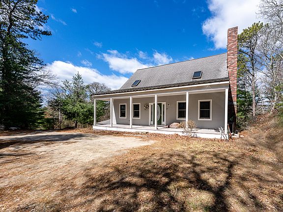 3rd image of 21 Clay Pond Road