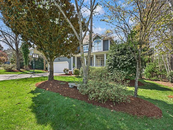 4th image of 403 Rossburn Way