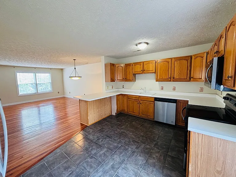 305 Silver Leaf Dr — Photo 5