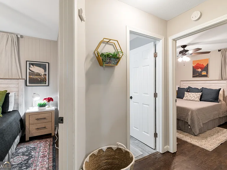 240 Lake Dr — Photo 11