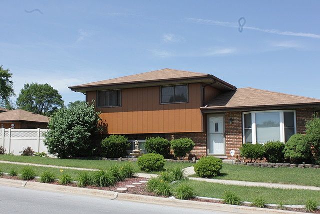 1st image of 15500 Laramie Ave