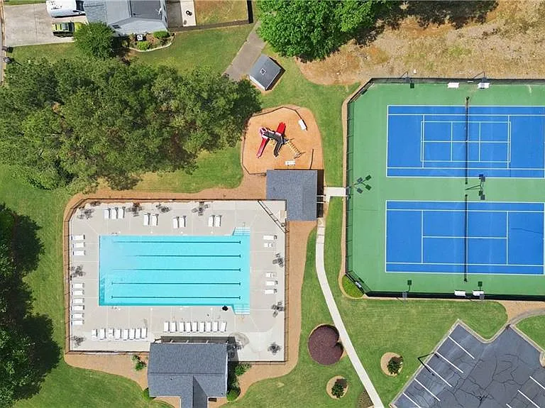 405 Plantation Way — Photo 40