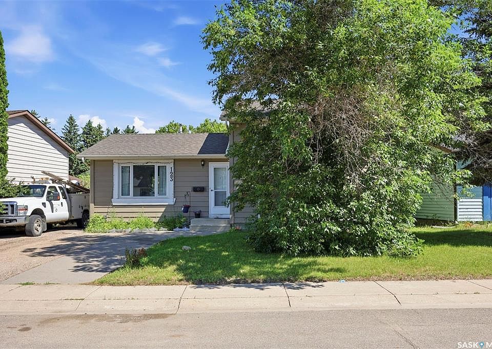 1st image of 123 Kirkpatrick CRESCENT