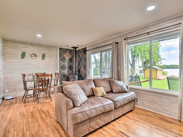 28083 Bayshore Dr NW