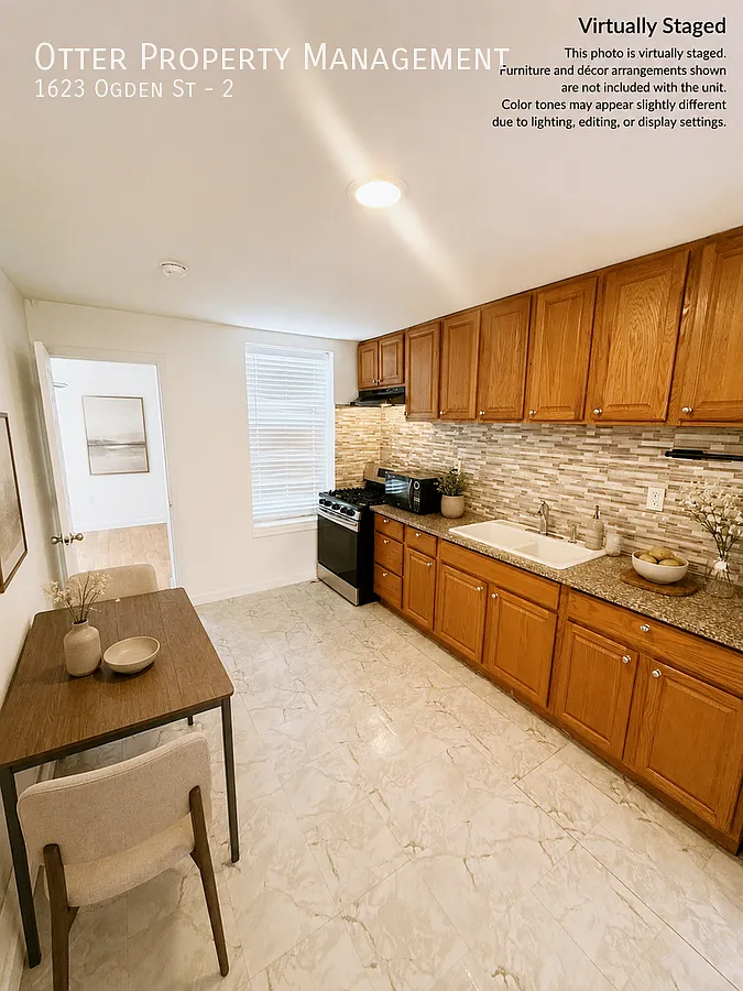 Charming 3BR/1BA Apartment — Photo 2