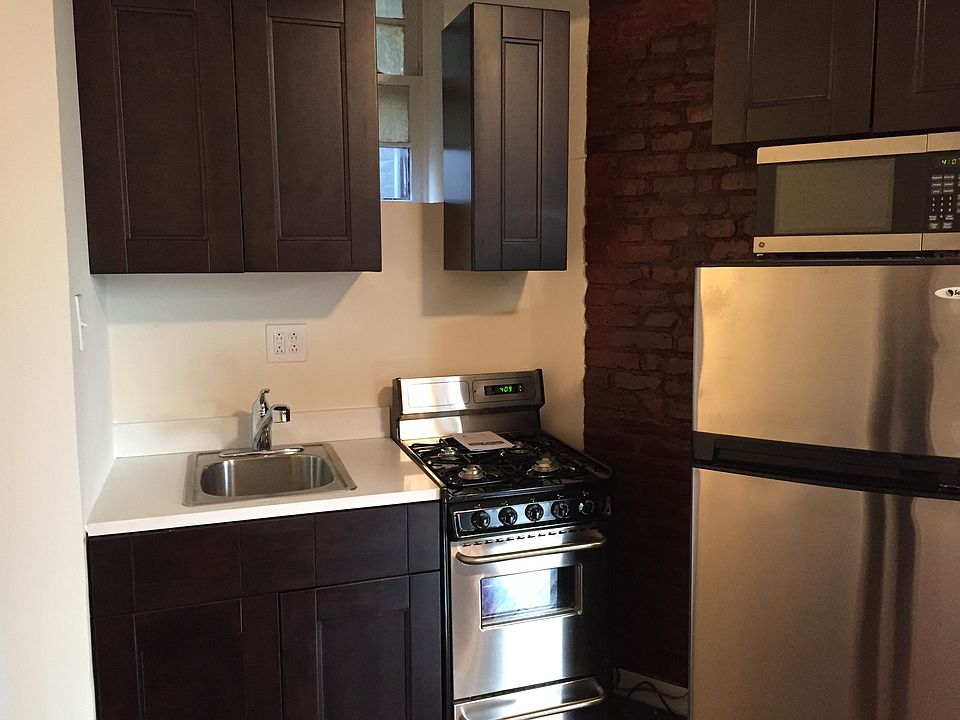 2nd image of 202 E 21st St APT 7C