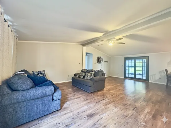 9 Juniper Cir, Rockland, MA 02370