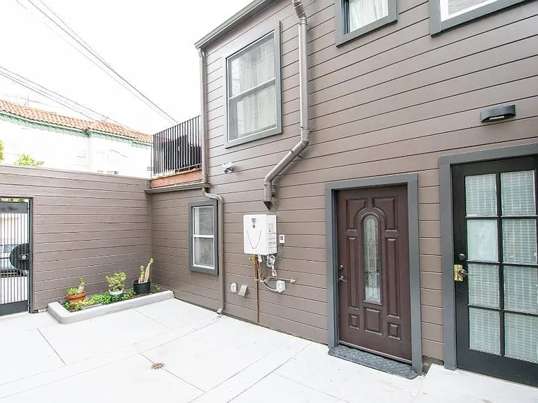 822 Arkansas St — Photo 1