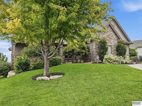 3rd image of 18664 Oregon Cir