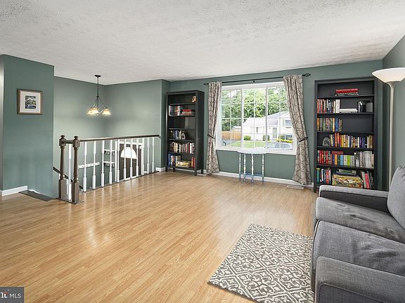 5th image of 12903 Framingham Ct