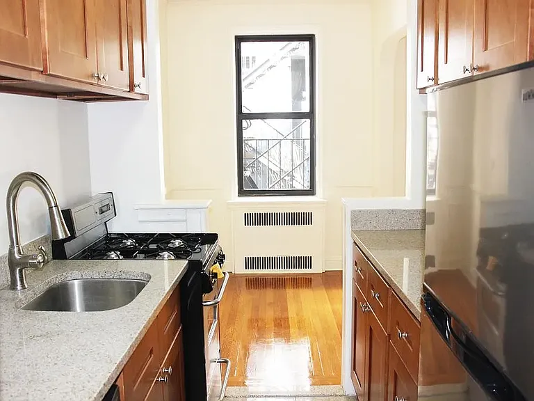 145 E 22nd St #6G — Photo 5