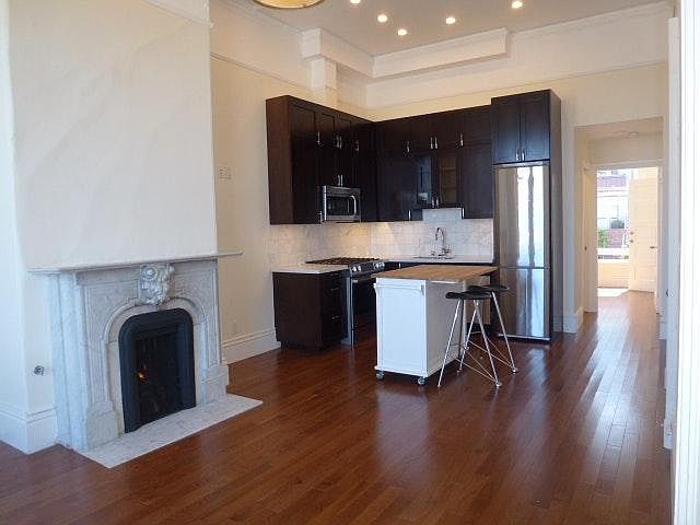 1st image of 1958 Green St APT 2
