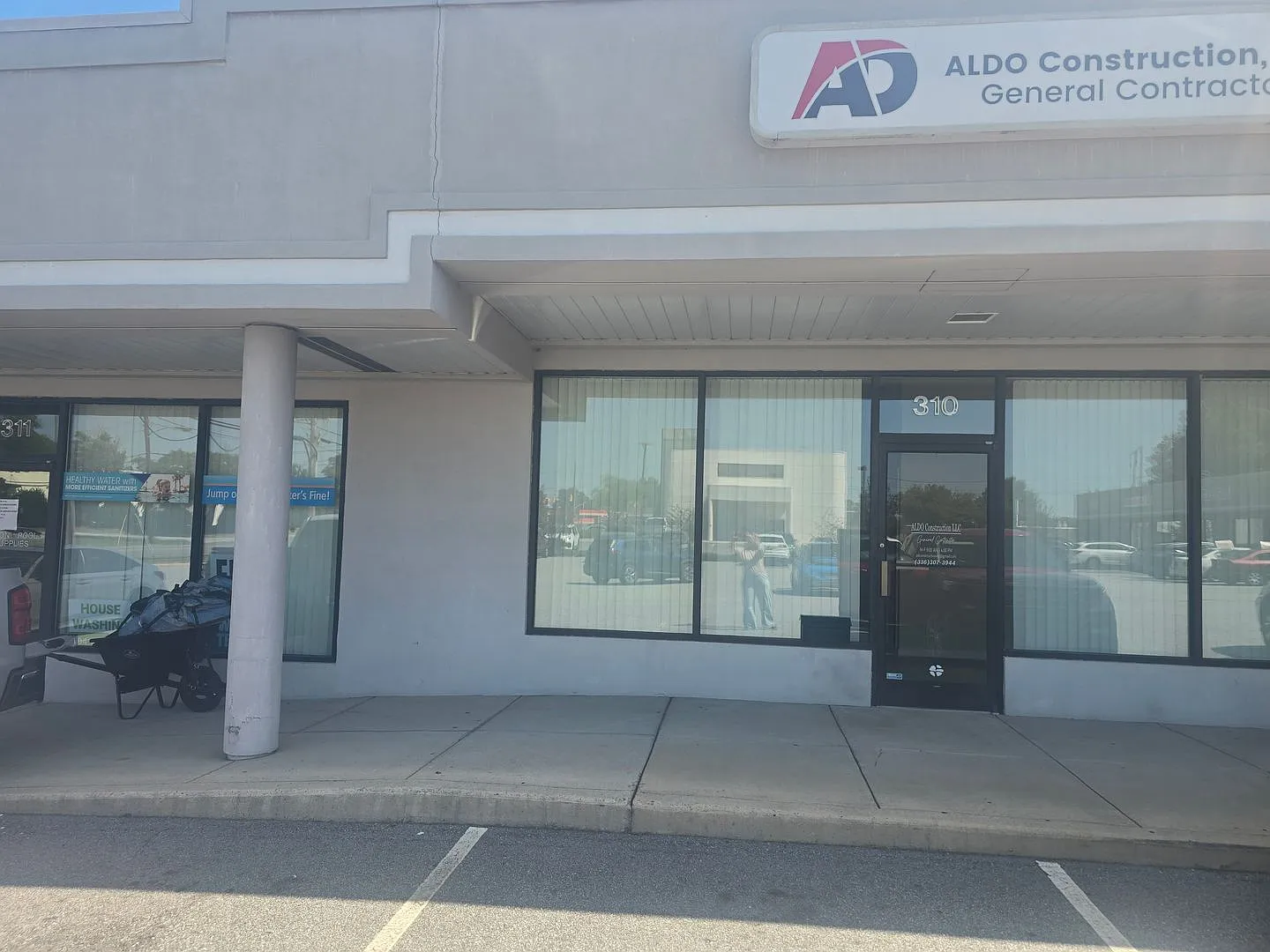 11234 N Main St — Photo 1