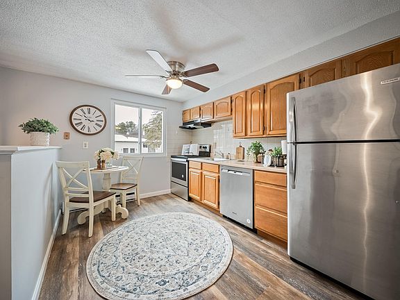 2nd image of 905 Mammoth Road #5