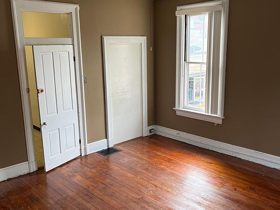 3rd image of 2610 Jefferson Ave #2