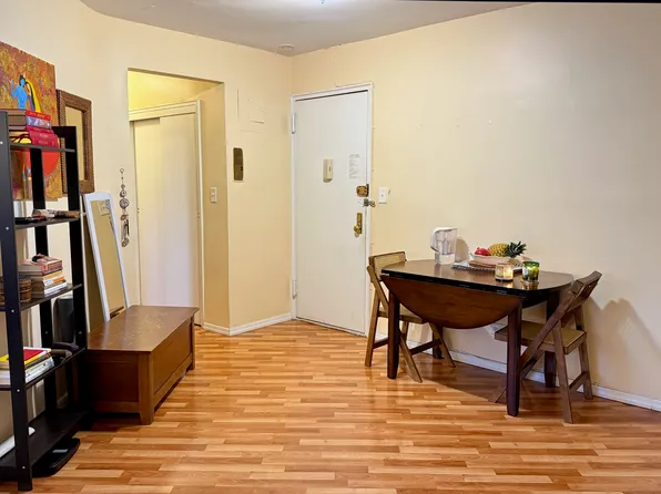 100-25 Queens Boulevard image 4 of 9