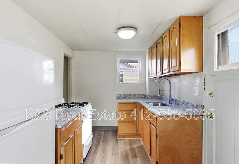 1810 Salem St — Photo 7