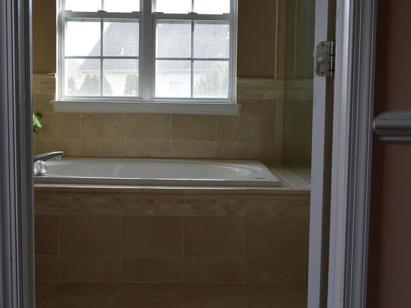 Crema Marfil Master Bath