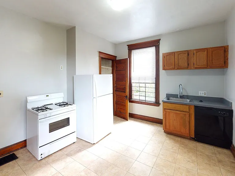 229 Atkinson St #1 — Photo 6