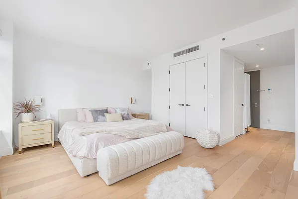 Sold by SERHANT. | media 5