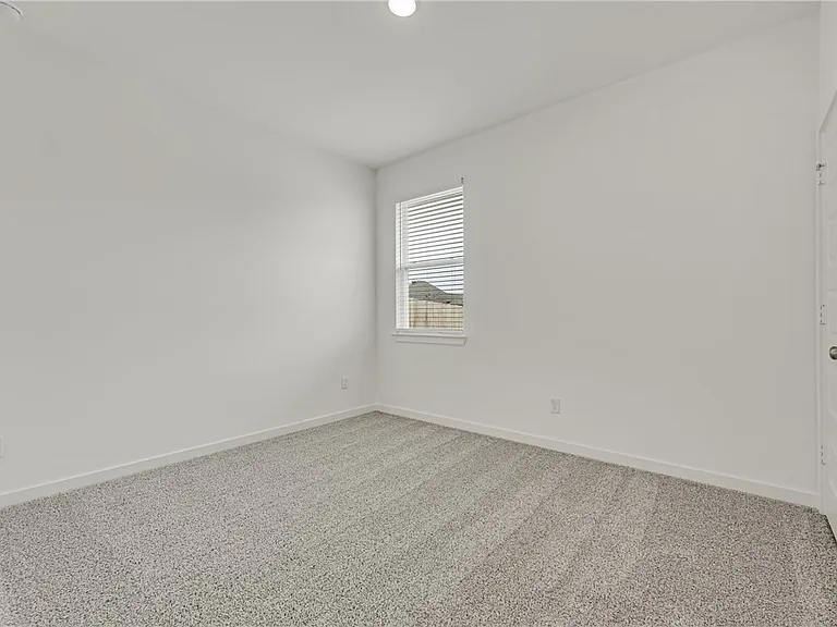 1933 Sebright Dr — Photo 10