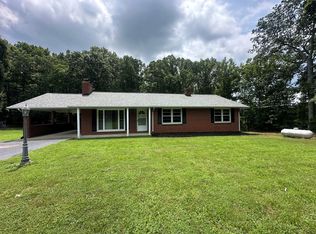 2472 Spring Rd, Hurt, VA 24563