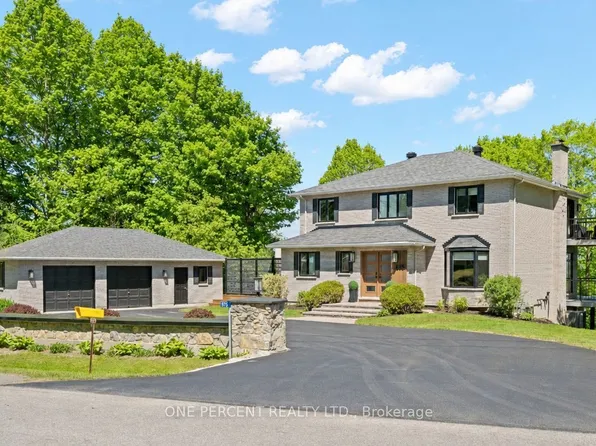 975 Fieldown St, Ottawa, ON K4C 1B9