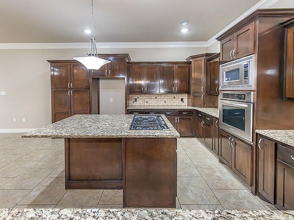 3rd image of 10110 Peoria Ave