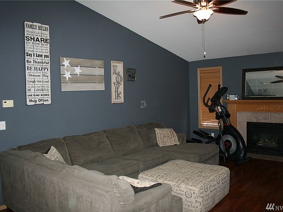 Living Room, Gas Fireplace, Laminate Floors