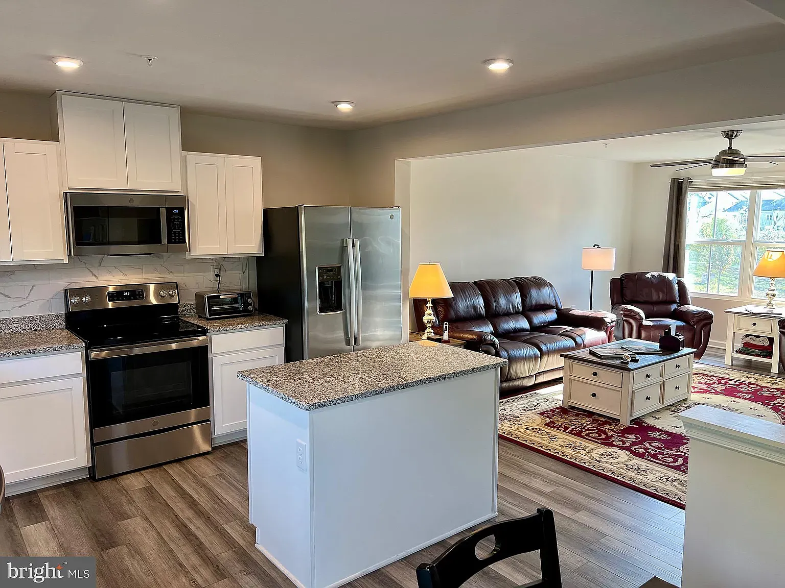 3 bed, 1452 sqft, $2,500 — Photo 3