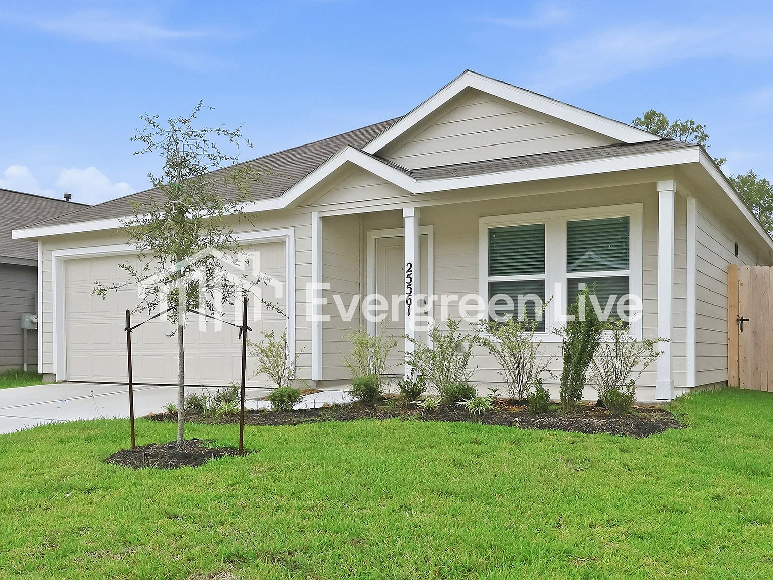 3 bed, 2.0 bath, 1474 sqft, $1,445 — Photo 2