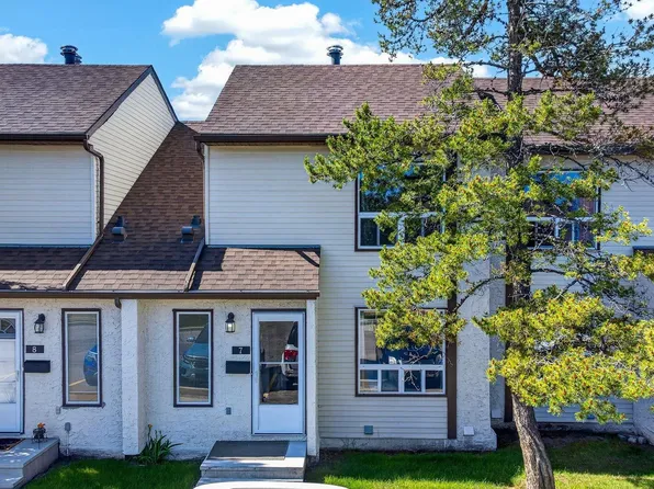 1651 46th St NW Unit 7, Edmonton, AB T6L 5H2