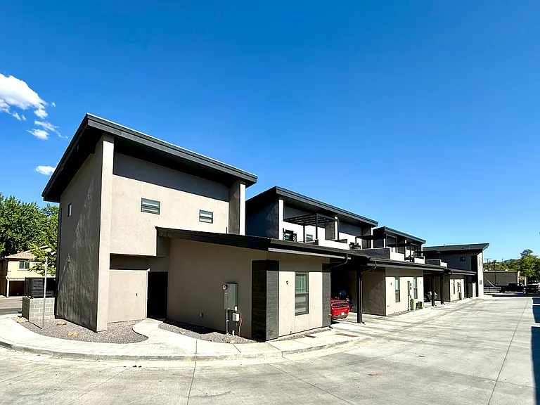 720 N Walnut St #13 — Photo 26