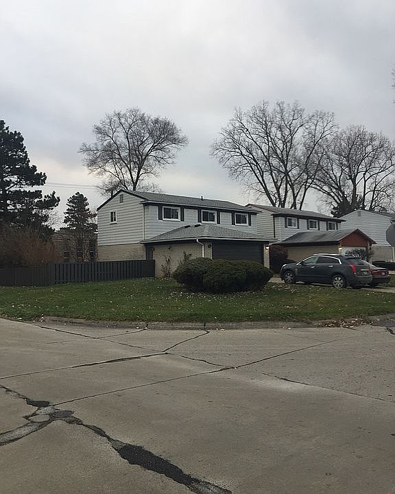 2nd image of 18409 Hilton Dr