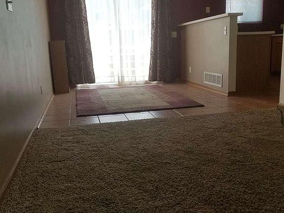 4th image of 3105 Blackhawk Dr