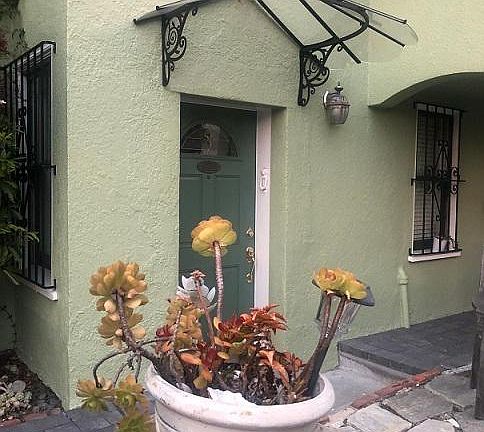 2nd image of 2888 Sacramento St
