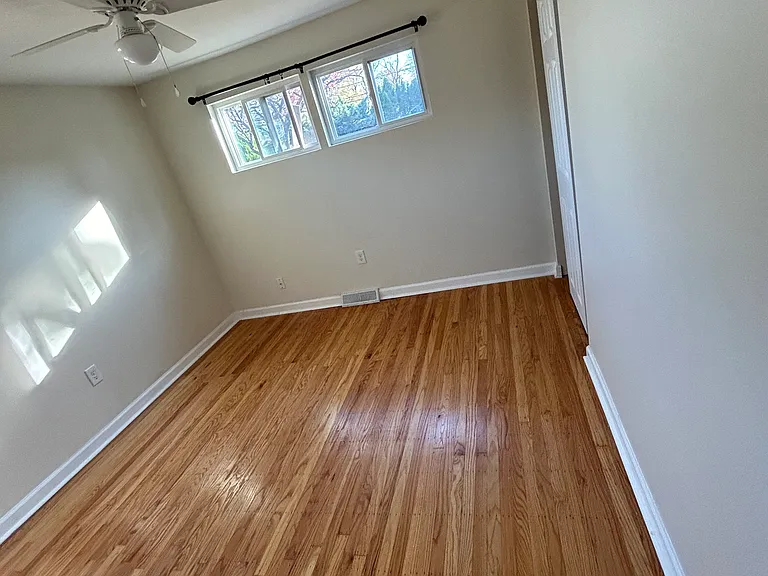2237 S Bent Ln — Photo 7