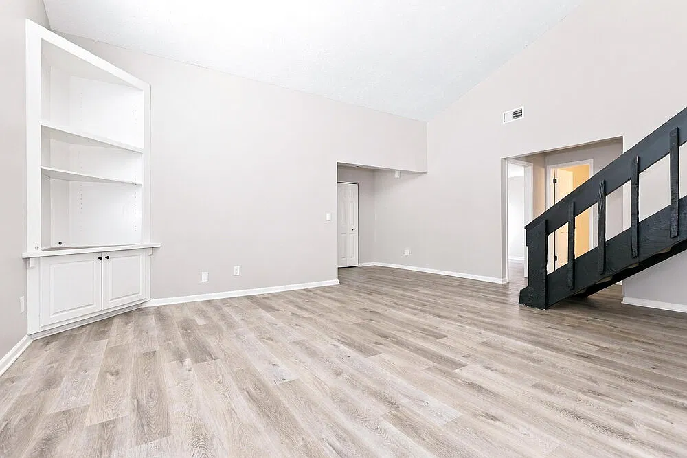 3 bed, 2.0 bath, 1808 sqft, $2,305 — Photo 4