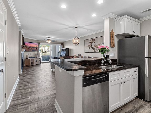 4th image of 18695 Vineyard Point Ln